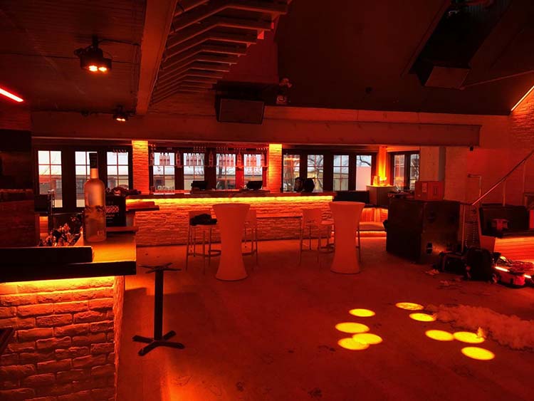 Custom LED lighting installation South Shore of Montreal